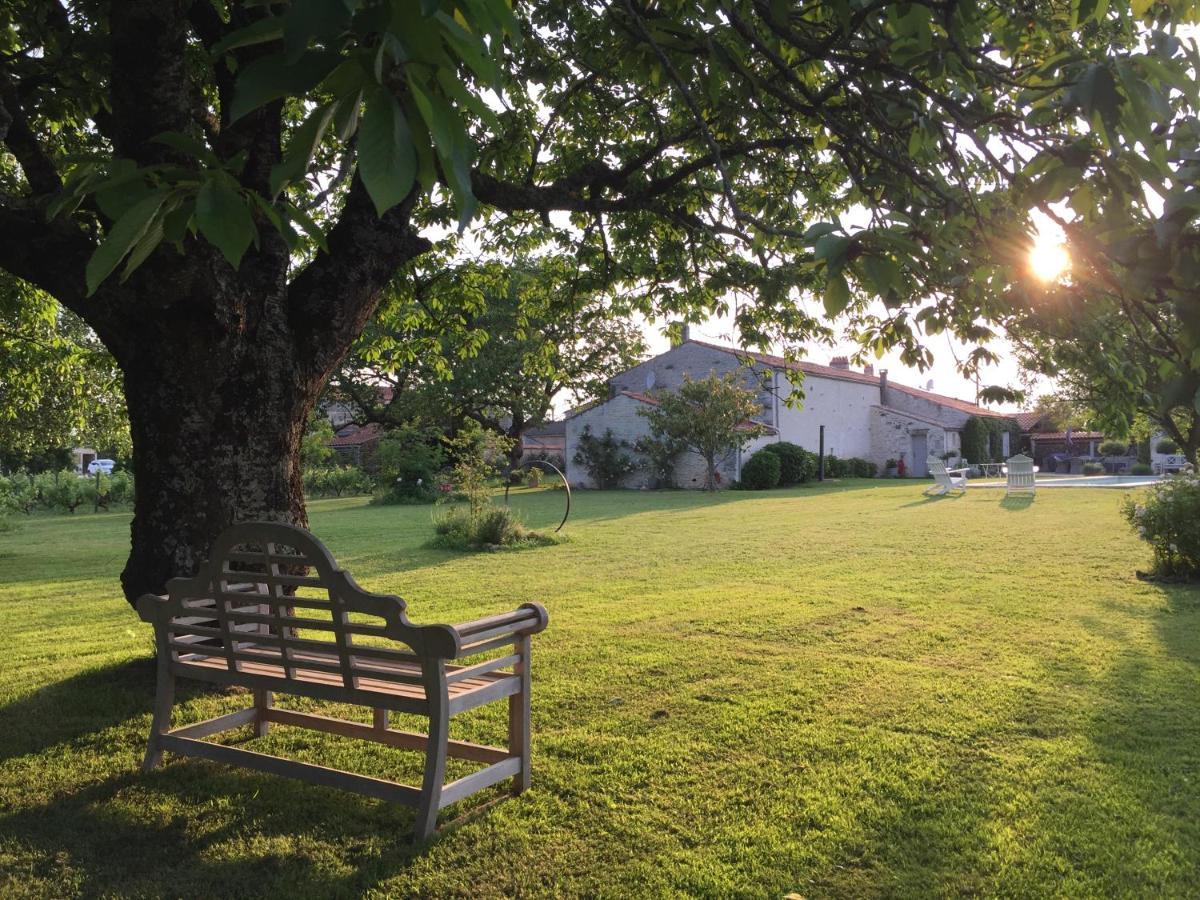 Du Cote De L'Ombriere Bed & Breakfast Geay  Dış mekan fotoğraf